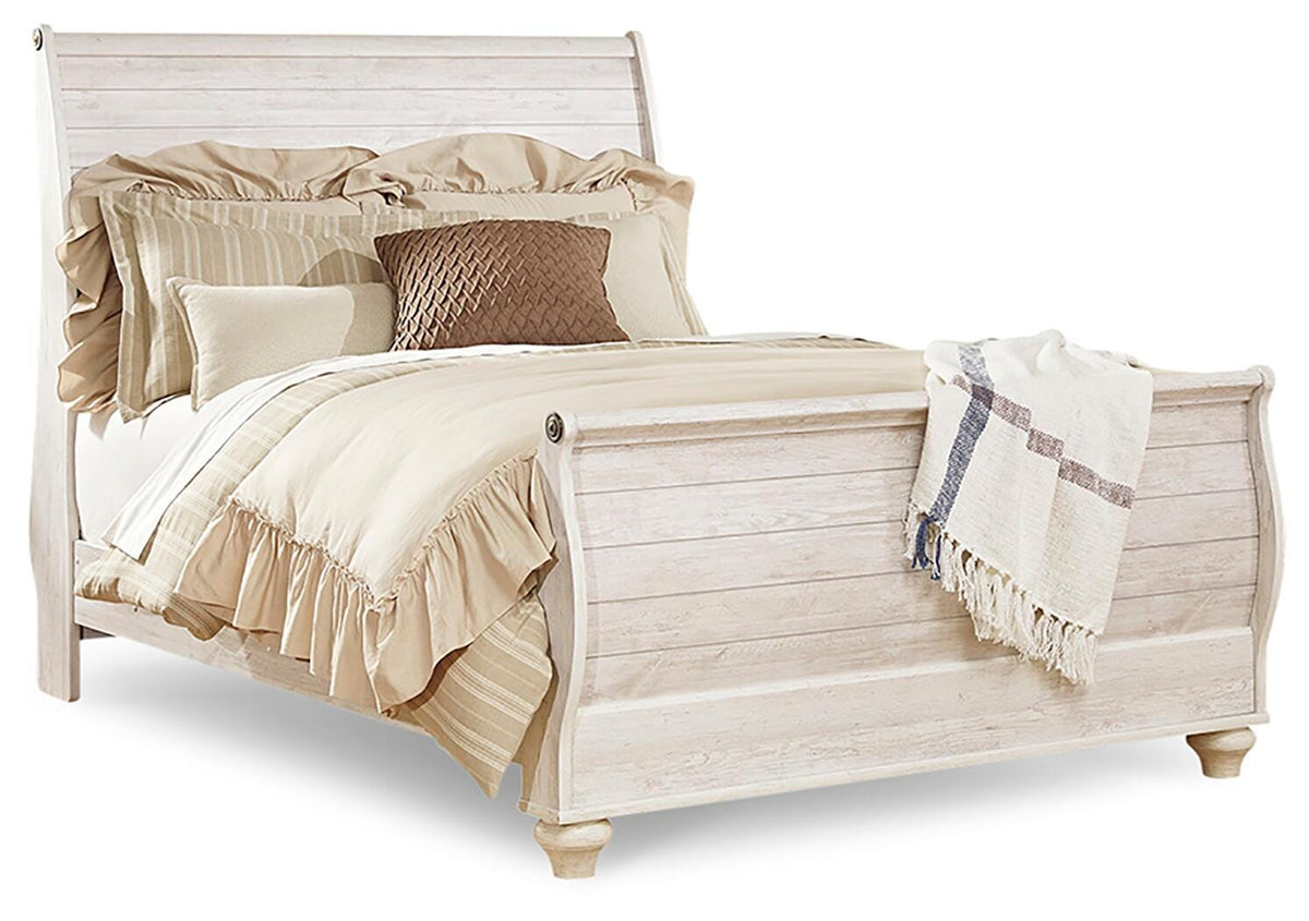 Willowton Queen Sleigh Bed with Mirrored Dresser