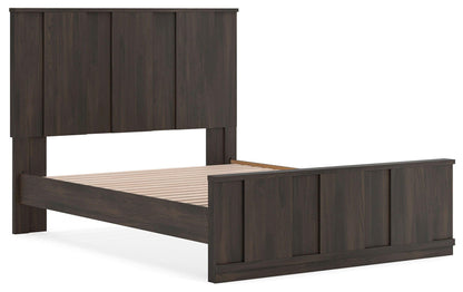 Jadiston Queen Panel Platform Bed