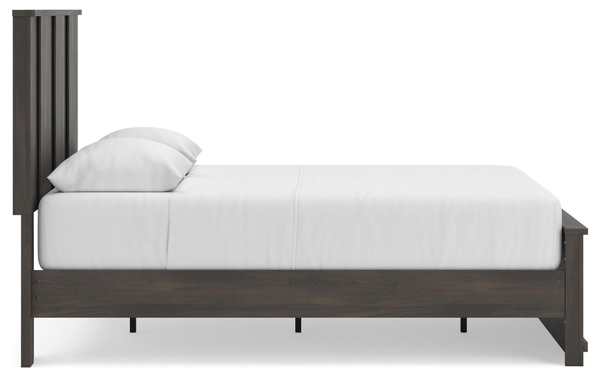 Jadiston Queen Panel Platform Bed