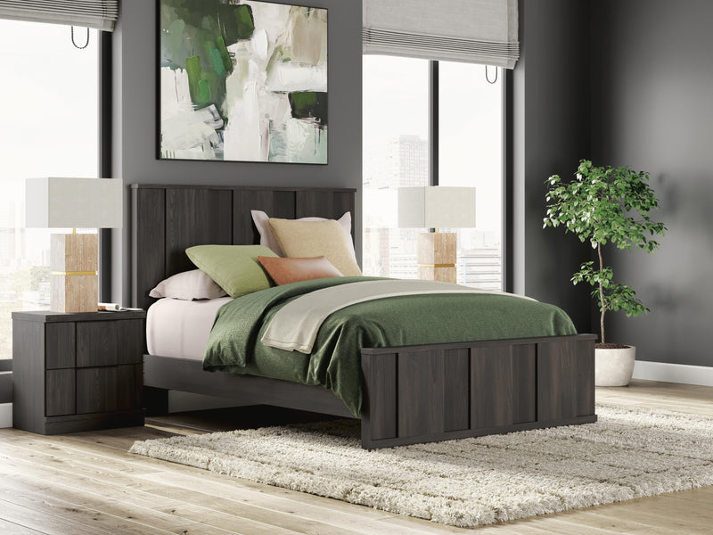 Jadiston Queen Panel Platform Bed
