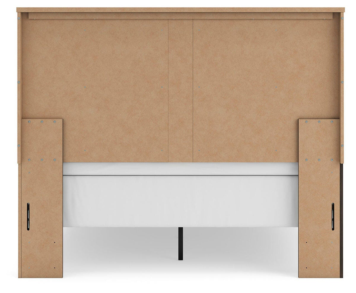 Jadiston Queen Panel Bed