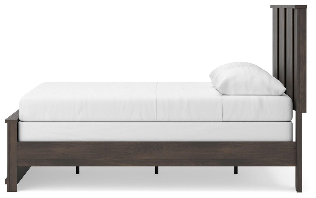 Jadiston Queen Panel Bed