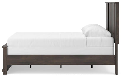 Jadiston Queen Panel Bed