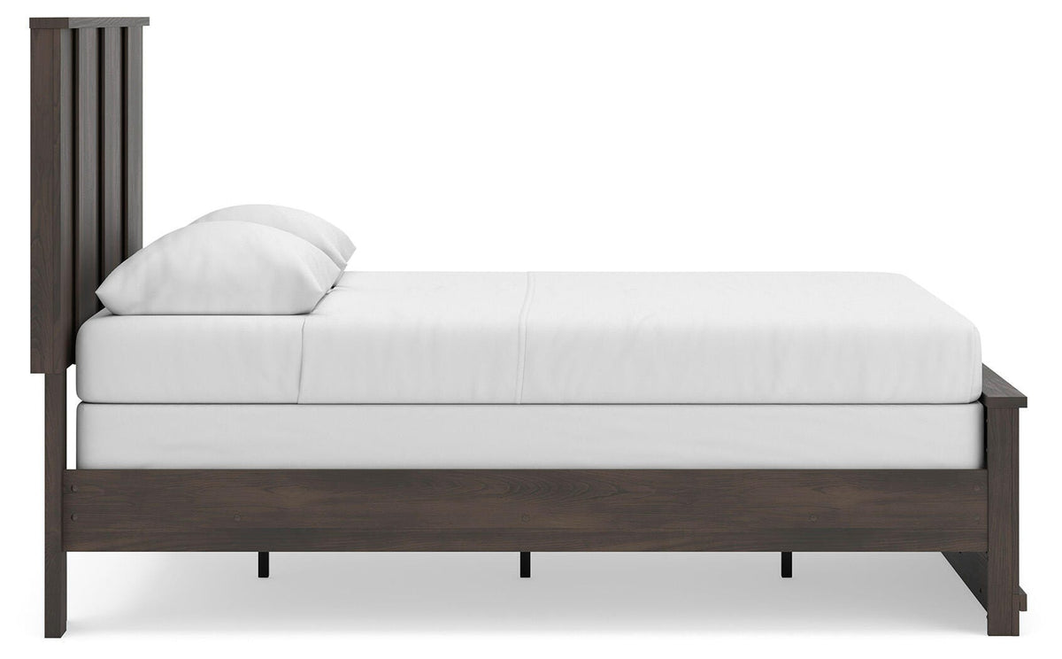 Jadiston Queen Panel Bed