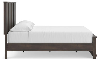 Jadiston King Panel Platform Bed