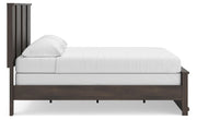 Jadiston King Panel Bed