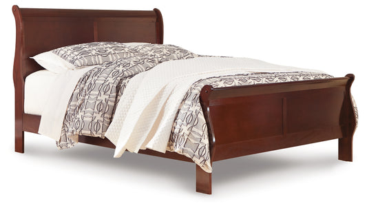 Alisdair King Sleigh Bed with Mirrored Dresser and Chest