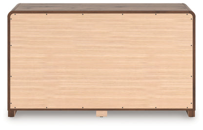 Hollinaze Dresser