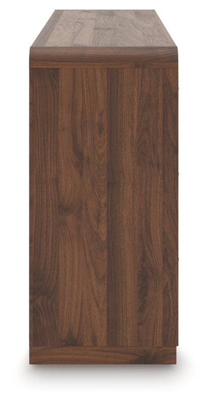 Hollinaze Dresser
