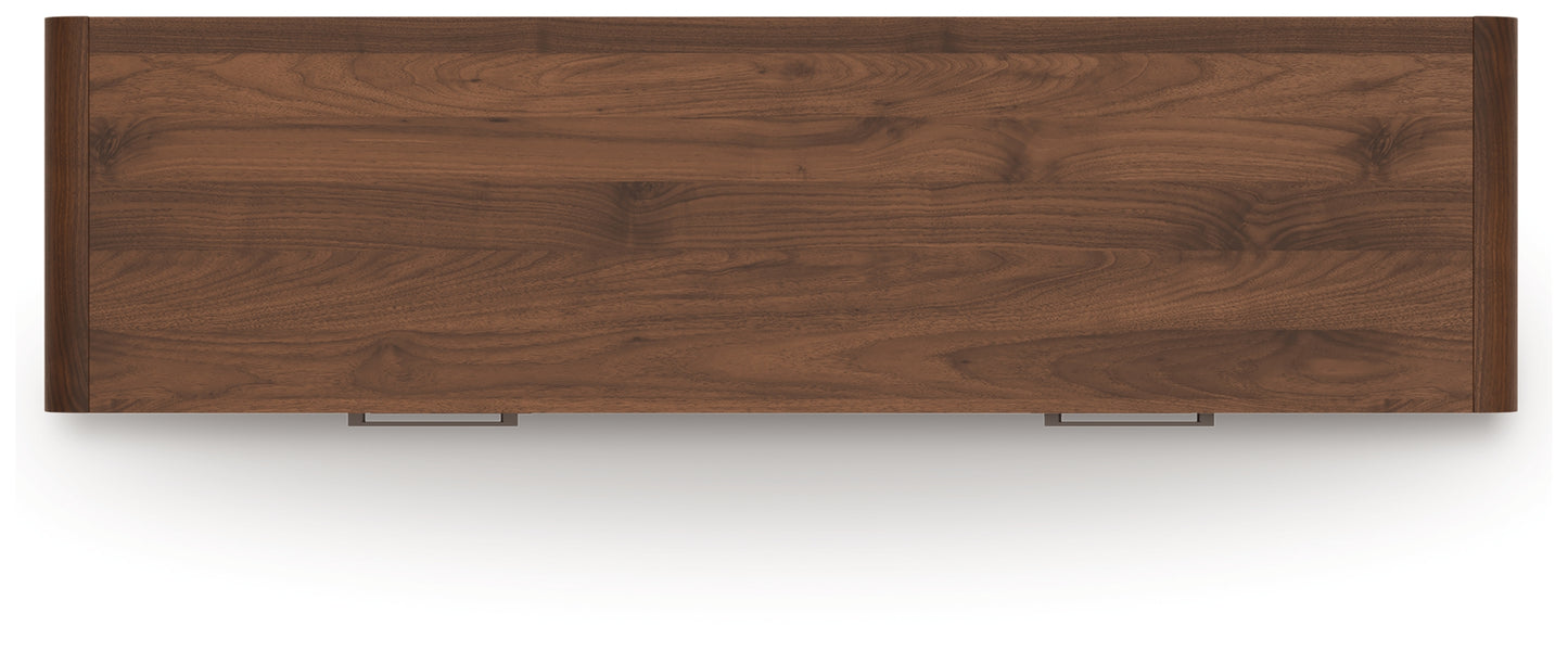 Hollinaze Dresser