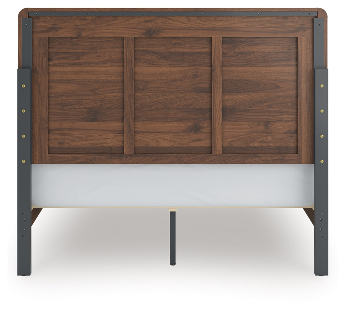 Hollinaze Queen Panel Bed