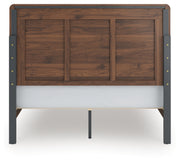 Hollinaze Queen Panel Bed