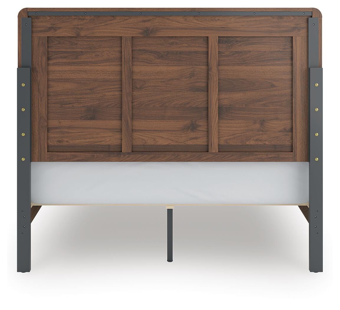 Hollinaze Queen Panel Bed