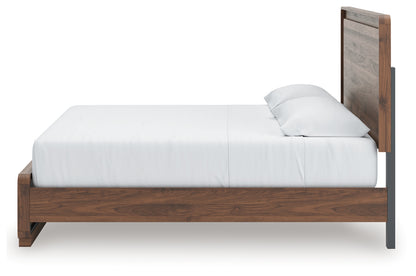 Hollinaze King Panel Bed