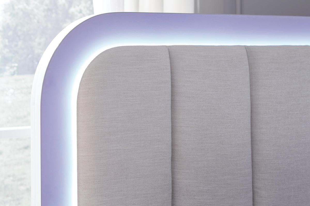 Frostlyn King Upholstered Panel Bed