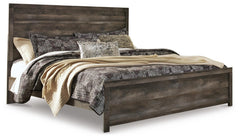 Wynnlow King Panel Bed with Mirrored Dresser and Nightstand