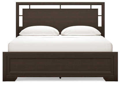 Covetown California King Panel Bed and 2 Nightstands