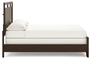 Covetown California King Panel Bed and 2 Nightstands