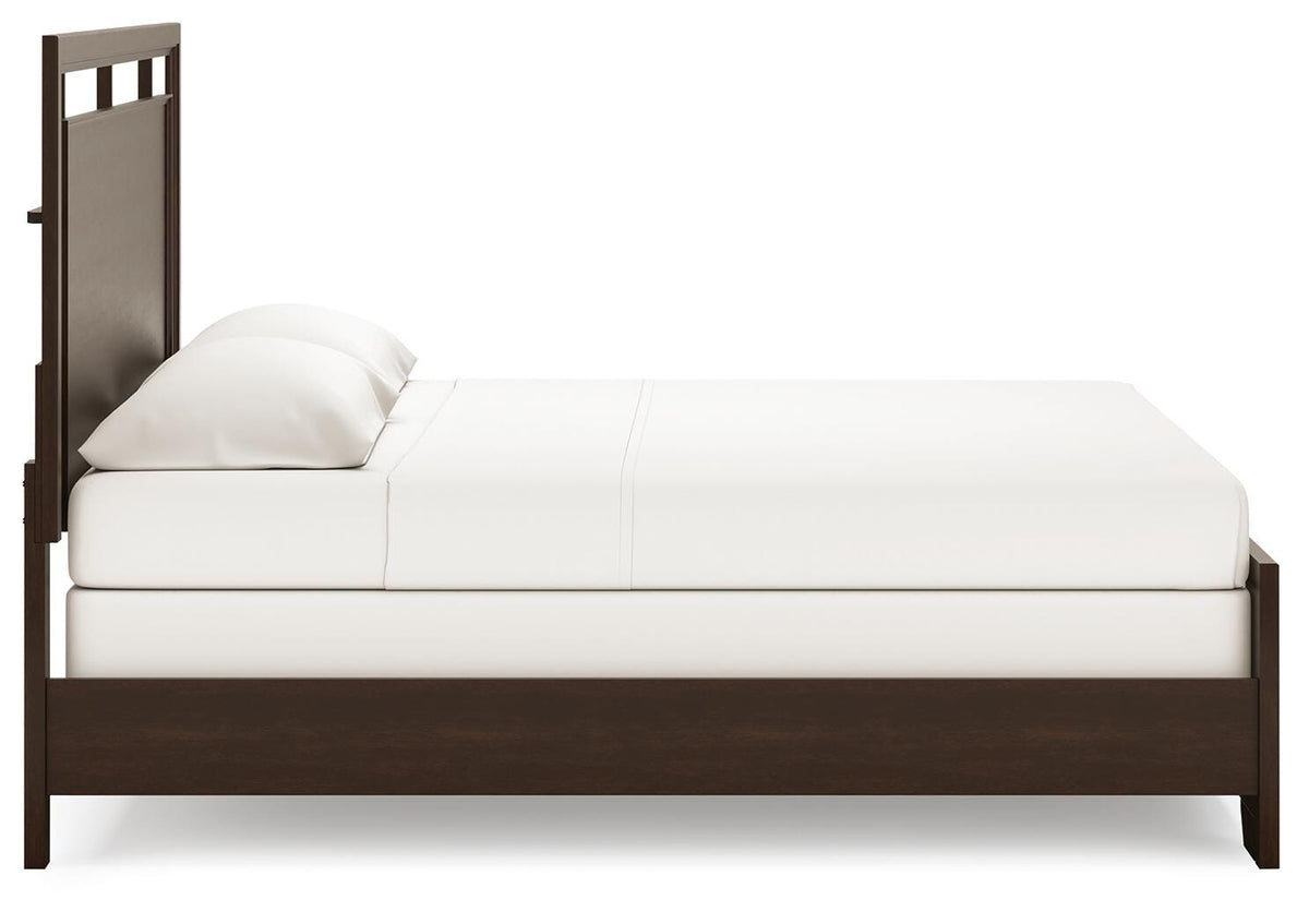 Covetown King Panel Bed with Mirrored Dresser and Nightstand