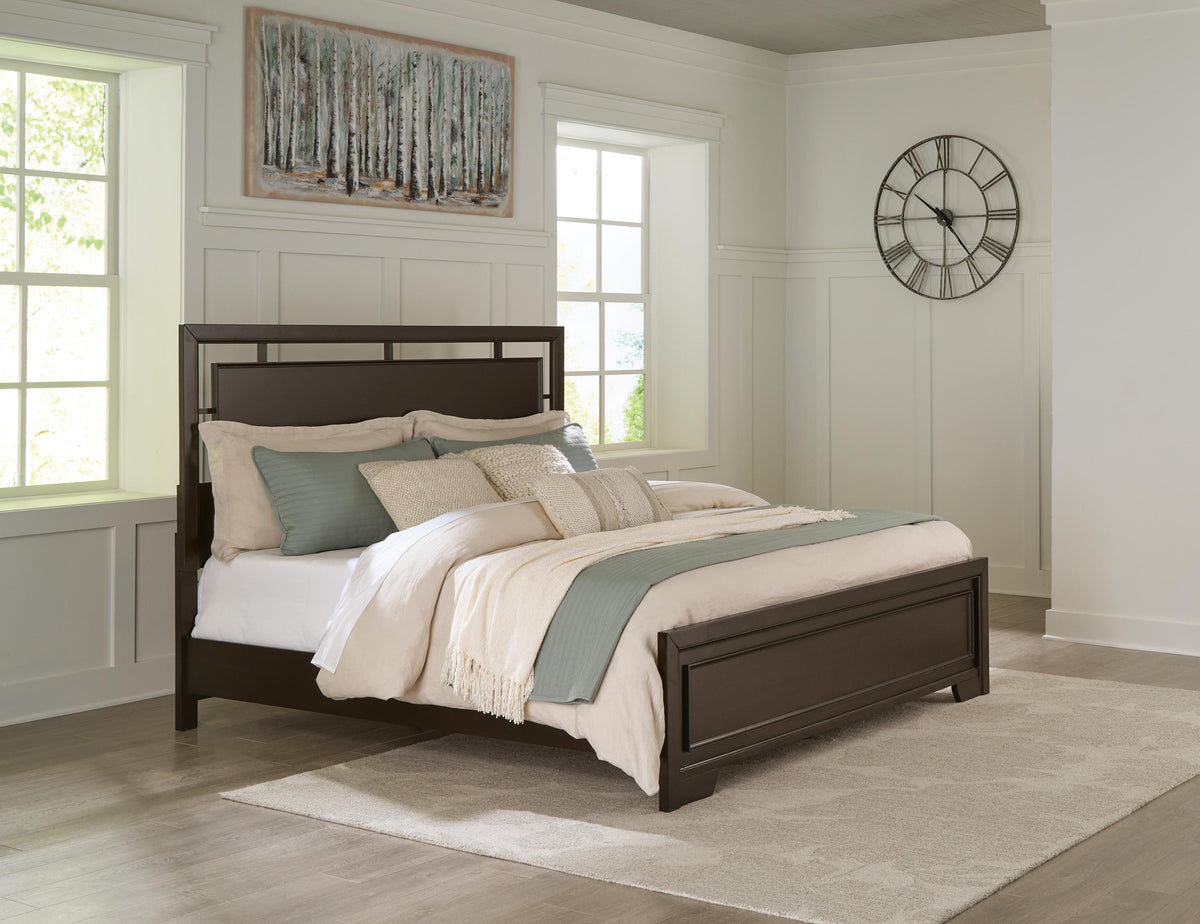 Covetown California King Panel Bed with Mirrored Dresser