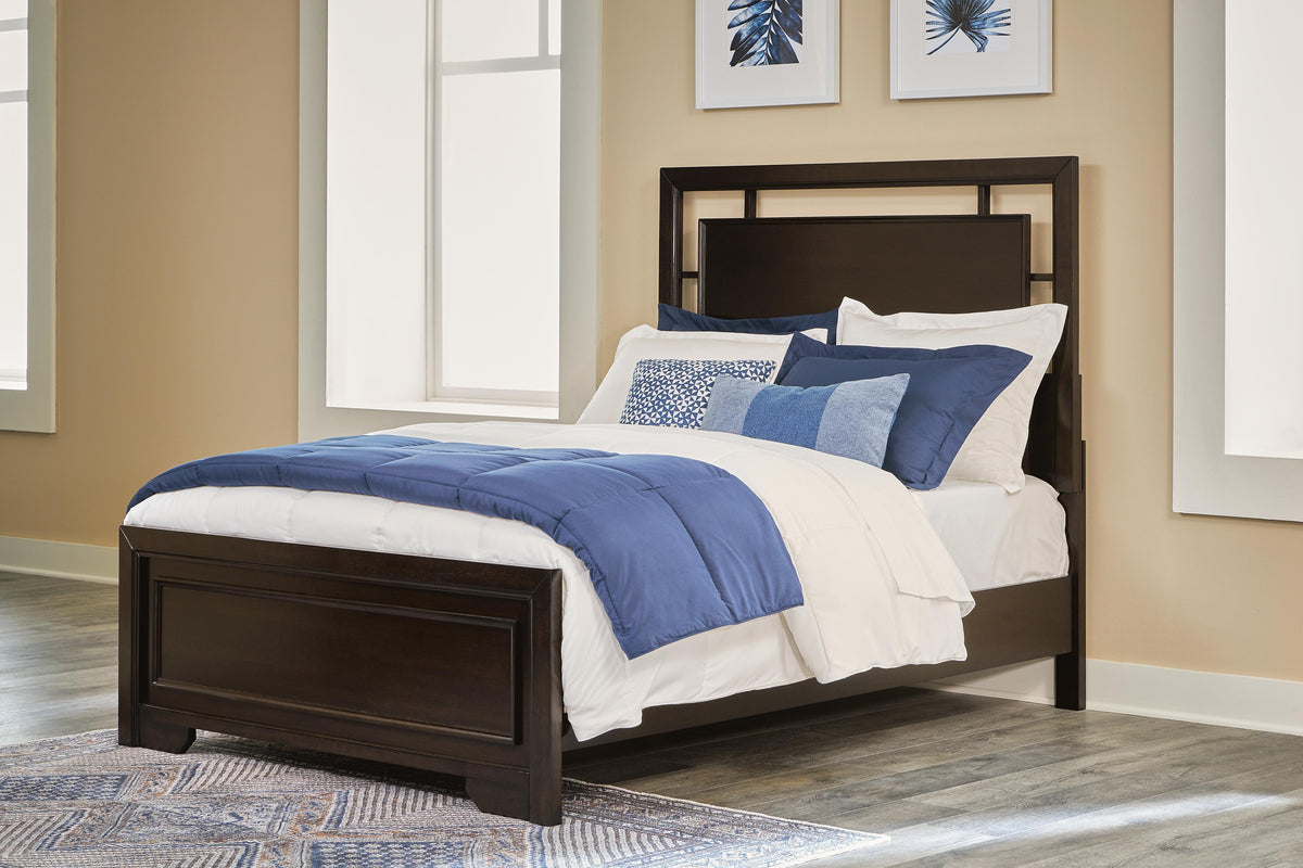 Covetown Full Panel Bed with Mirrored Dresser