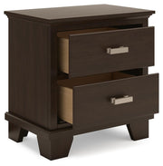 Covetown Queen Panel Bed with Mirrored Dresser and Nightstand