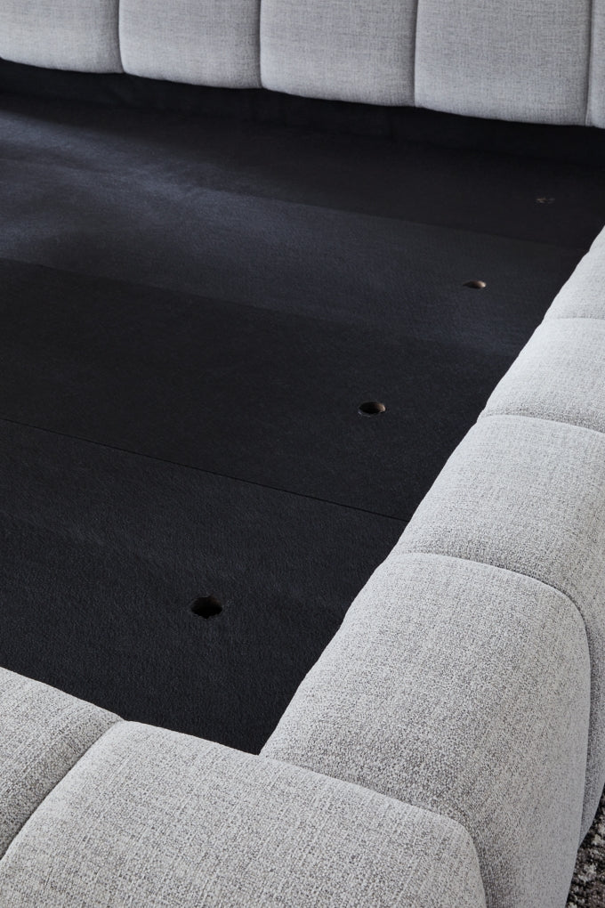 Greendusk Queen Upholstered Bed