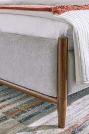 Lyncott King Upholstered Bed