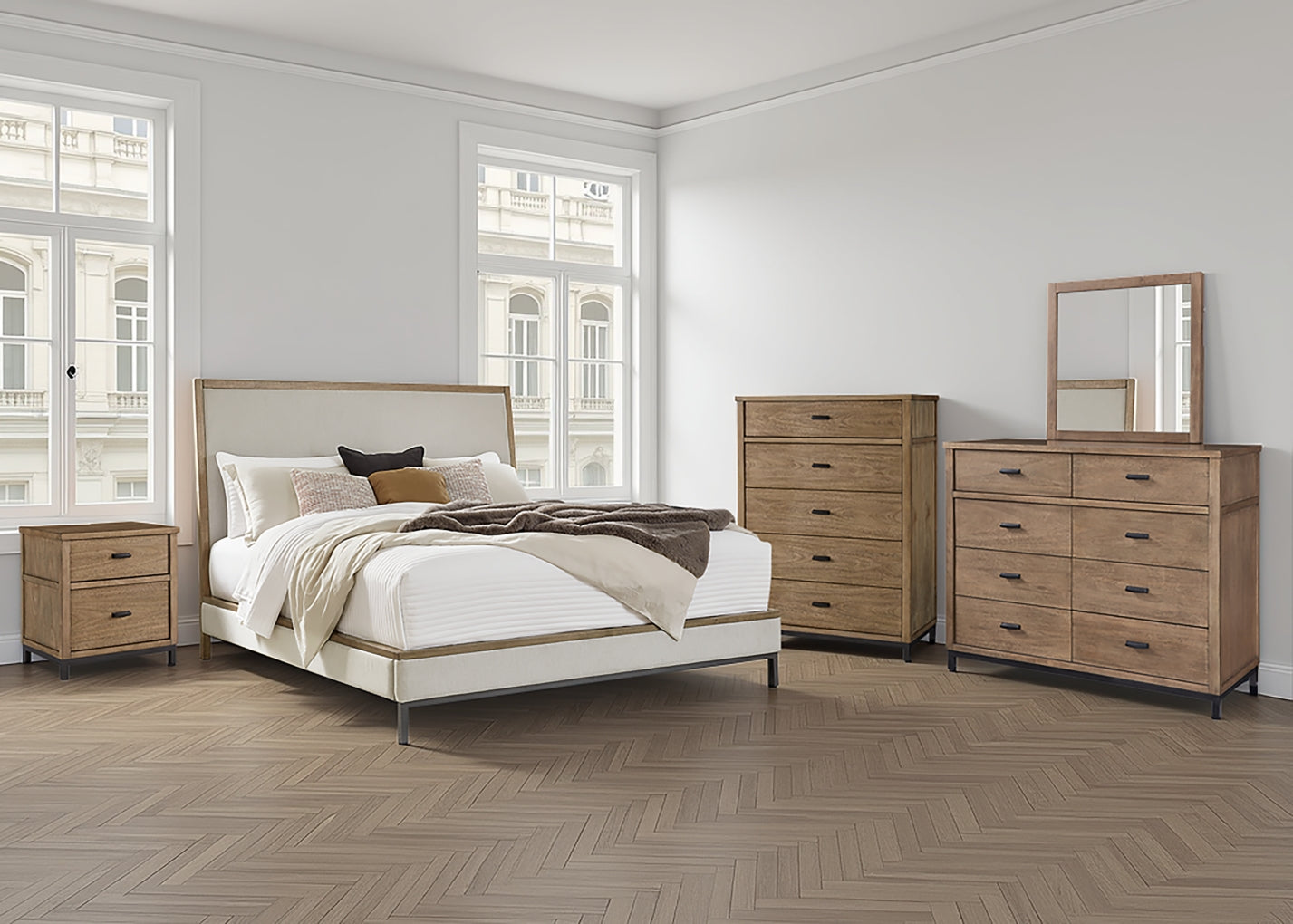 Tomtyn Queen Upholstered Bed