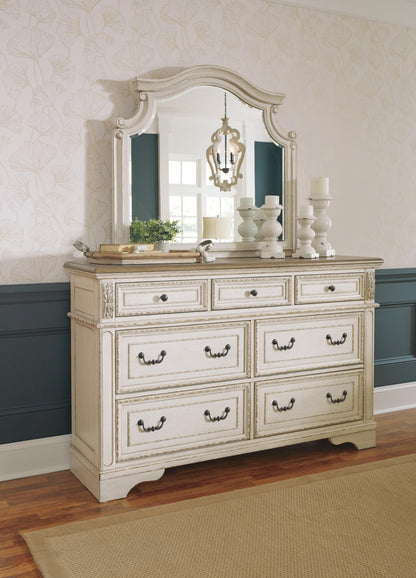 Realyn Queen Panel Bed, Dresser, Mirror and 2 Nightstands
