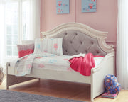 Realyn Twin Day Bed