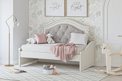 Realyn Twin Day Bed