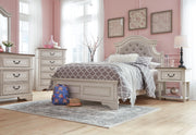 Realyn Full Panel Bed