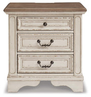 Realyn Full Panel Bed, Dresser and Nightstand