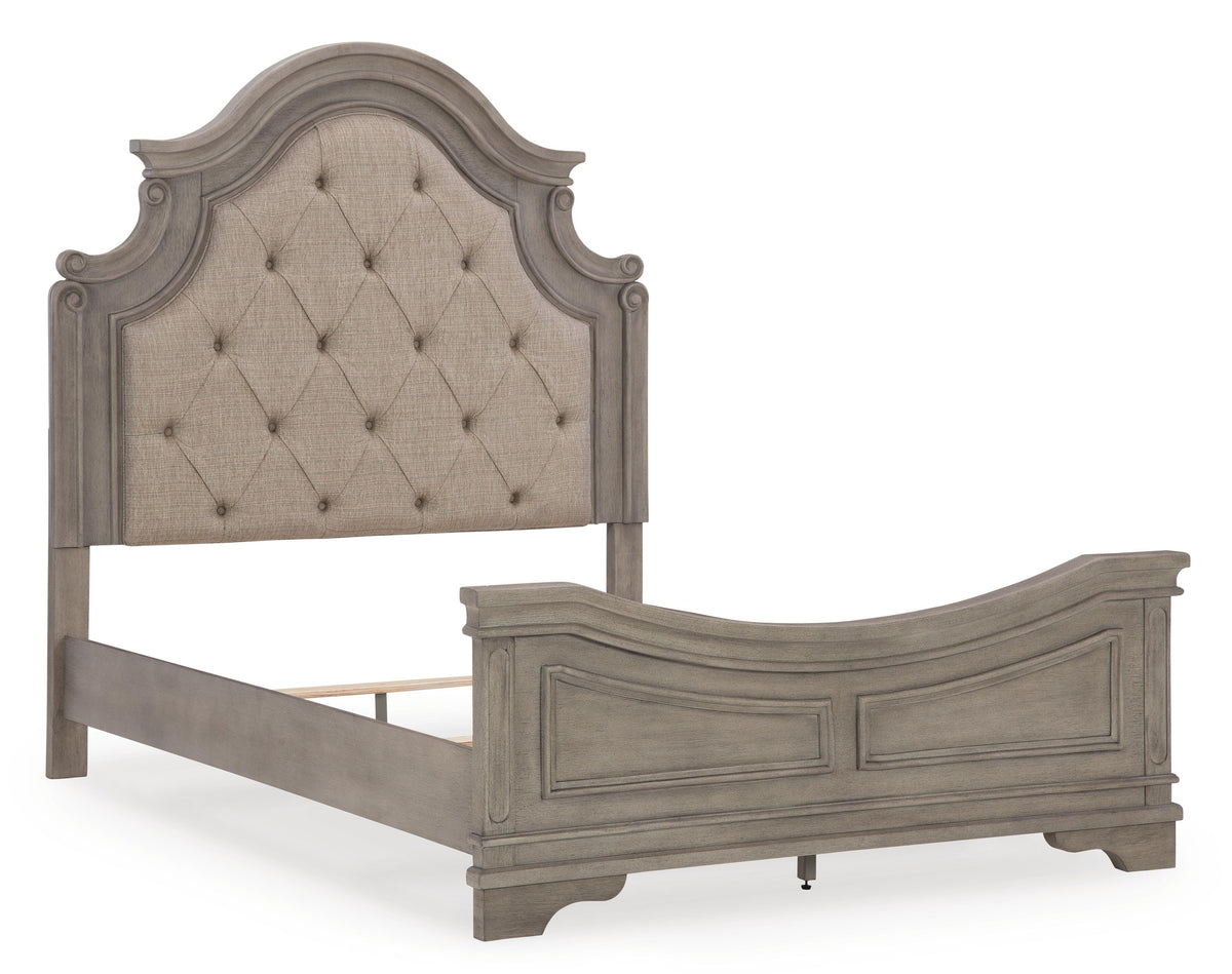 Lettner Queen Panel Bed with Mirrored Dresser