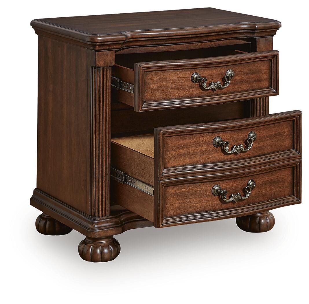 Lavinton King 4PC Bedroom Set