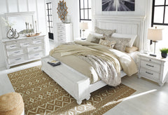 Kanwyn Queen Panel Bed with Storage Bench