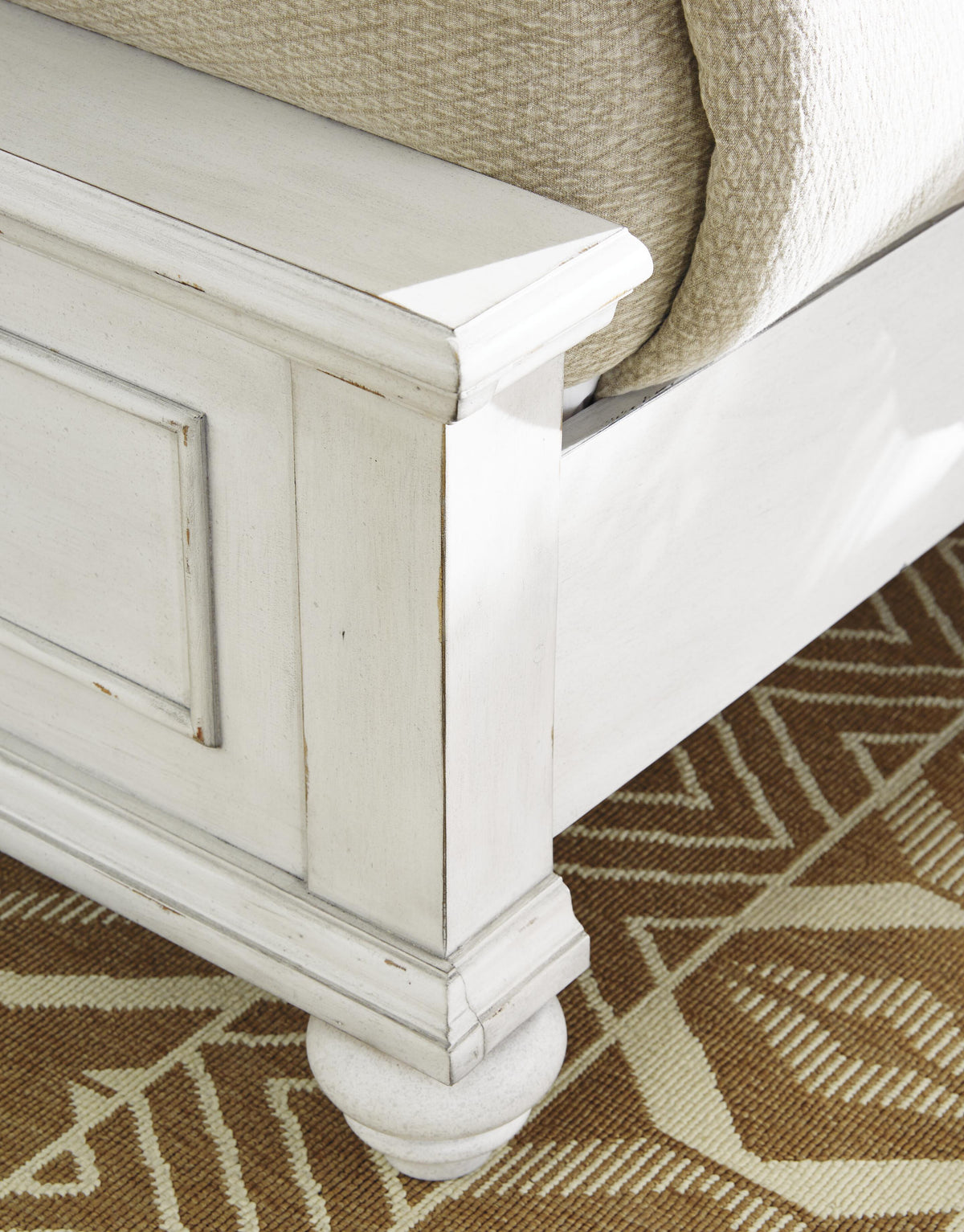 Kanwyn Queen Panel Bed with Storage Bench