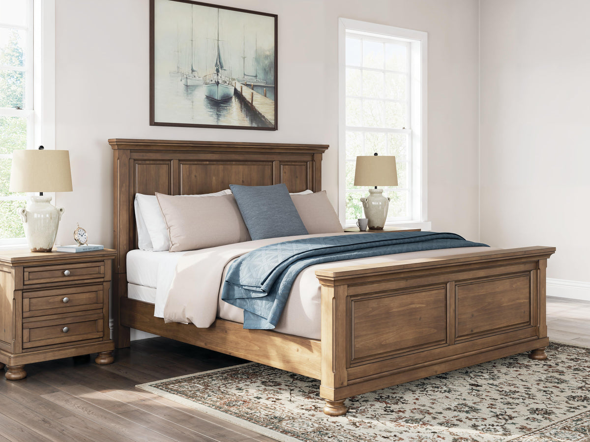 Vandenmore Queen Panel Bed