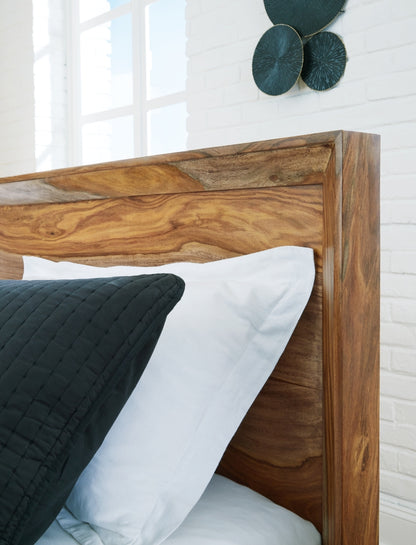 Dressonni Queen Panel Bed