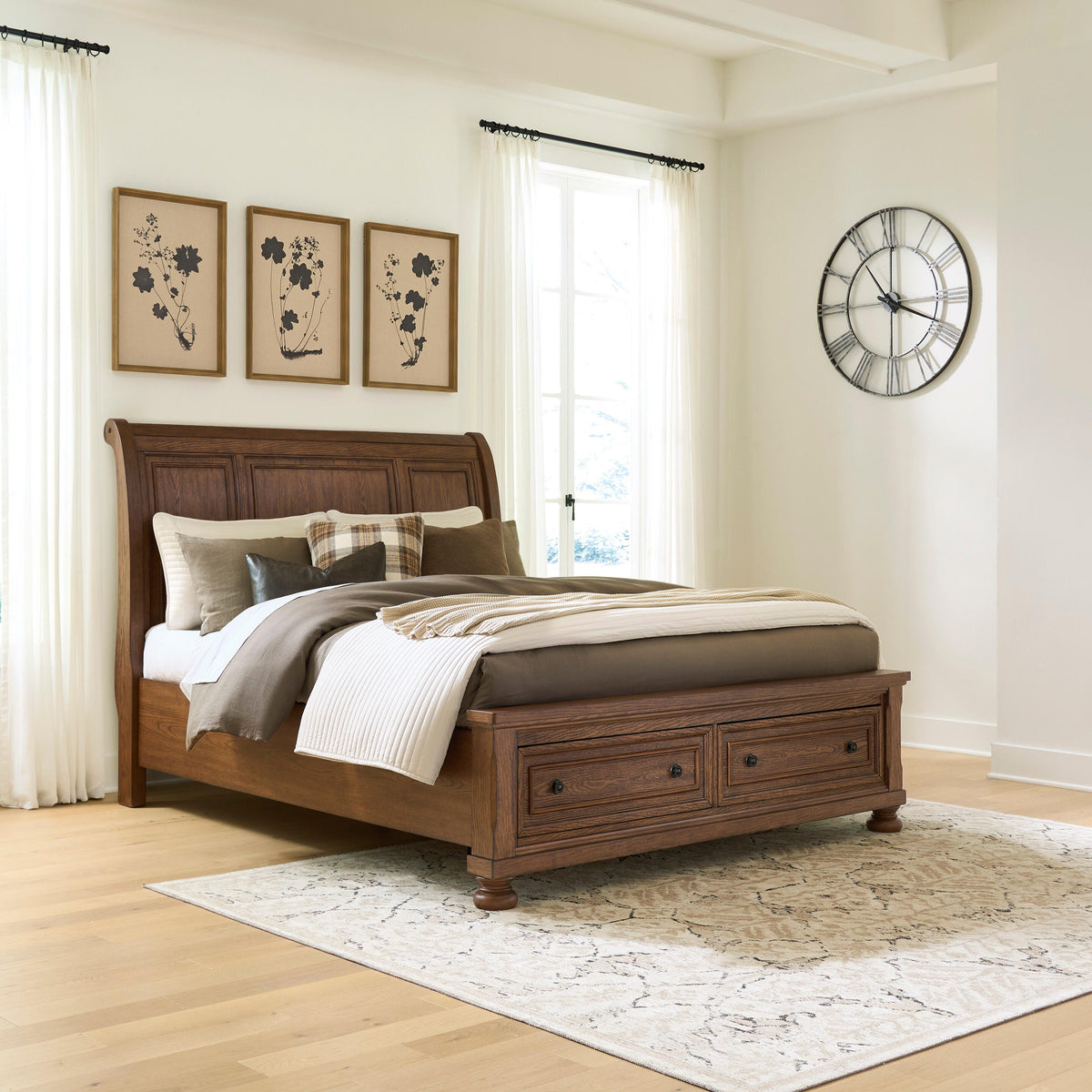 Havenstein Queen Sleigh Storage Bed