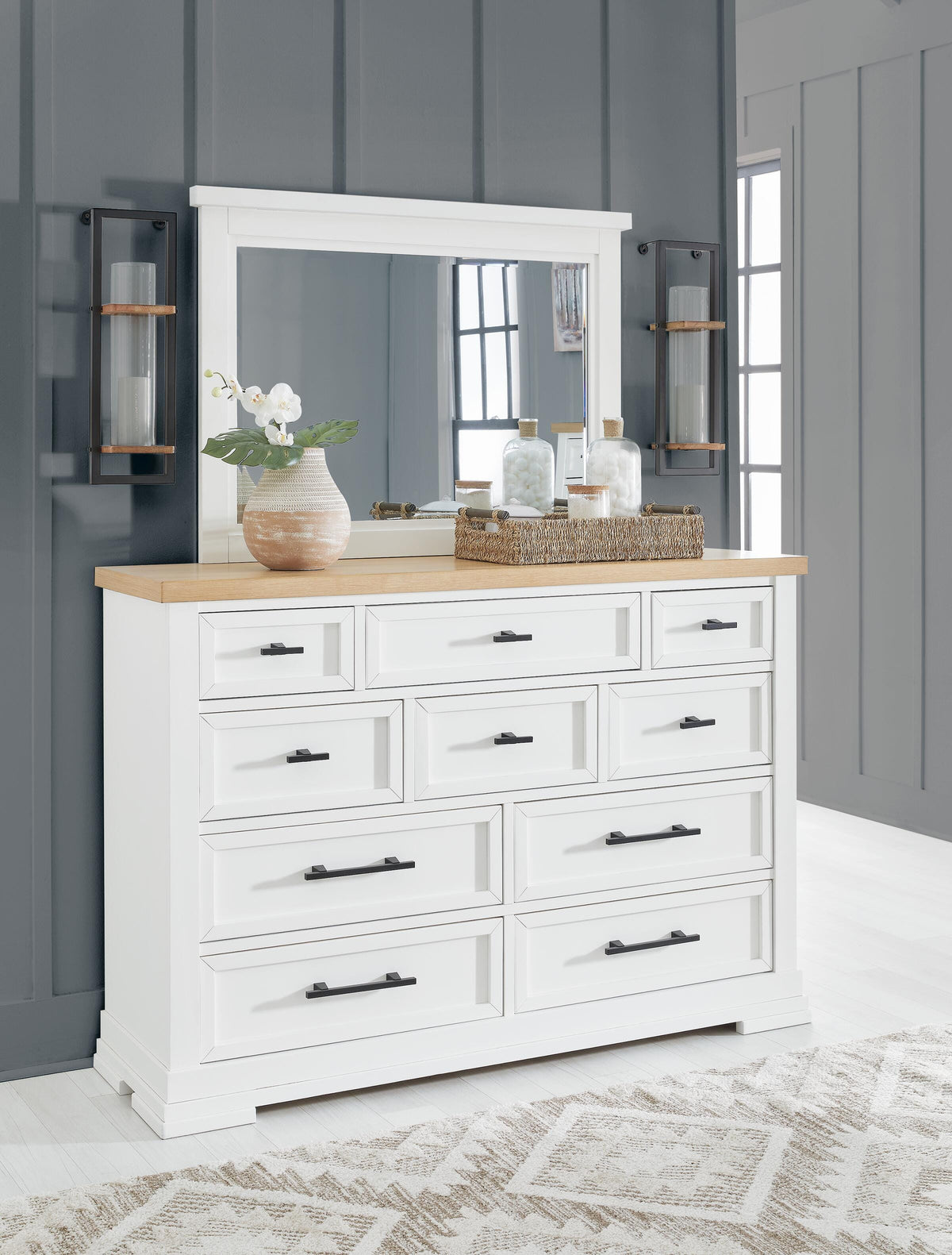 Ashbryn 5PC Bedroom Set