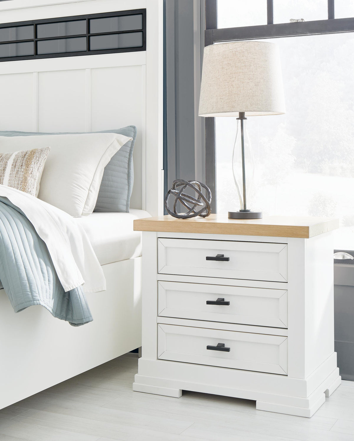 Ashbryn 5PC Bedroom Set