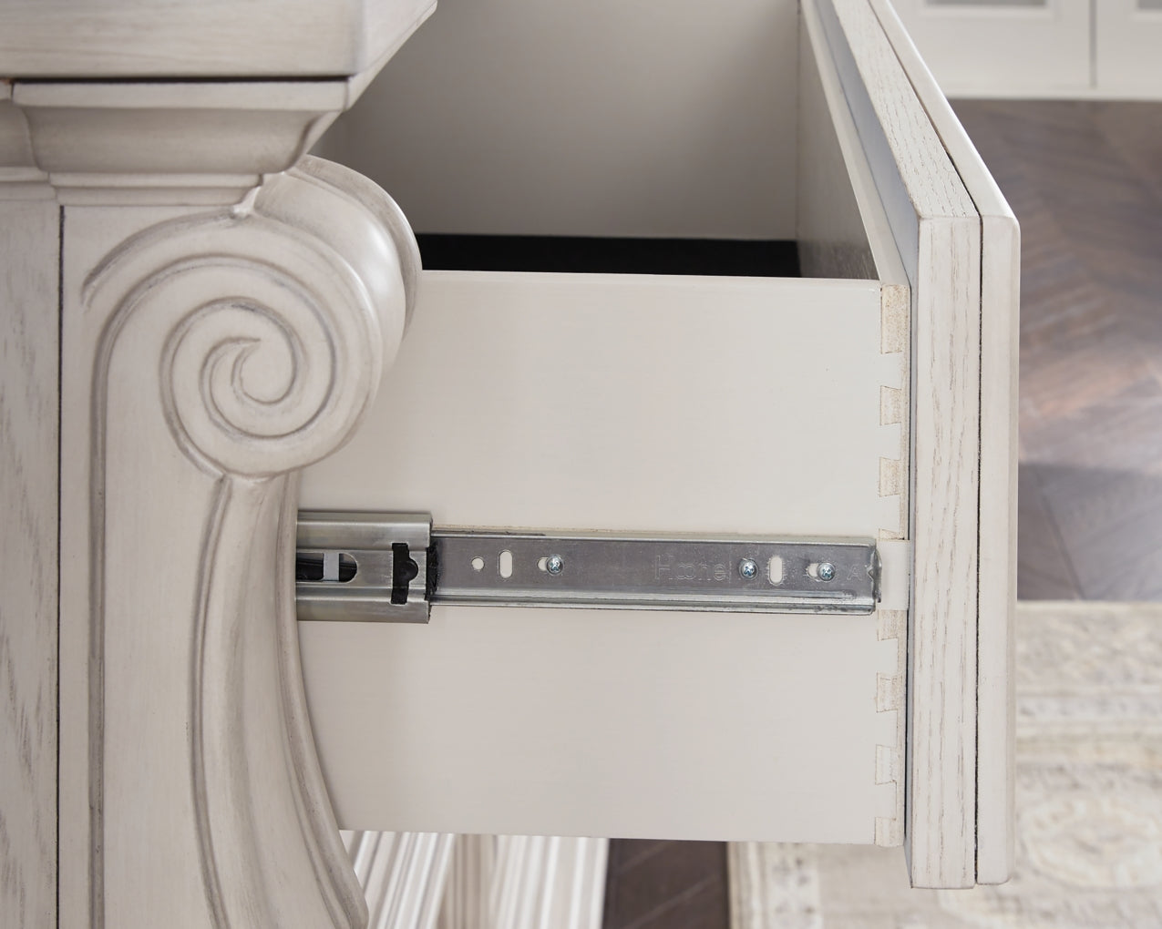 Andonhall Dresser