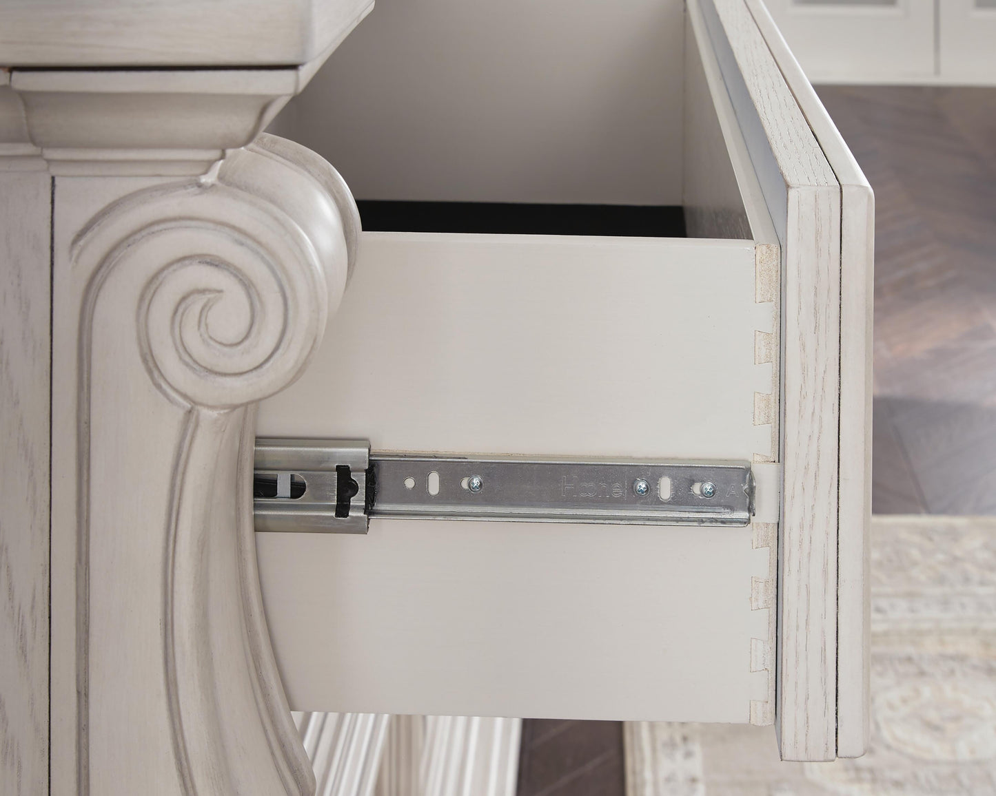 Andonhall 4PC Queen Bedroom Set
