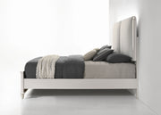 Cama tapizada Laveda de 91" de largo con luz LED