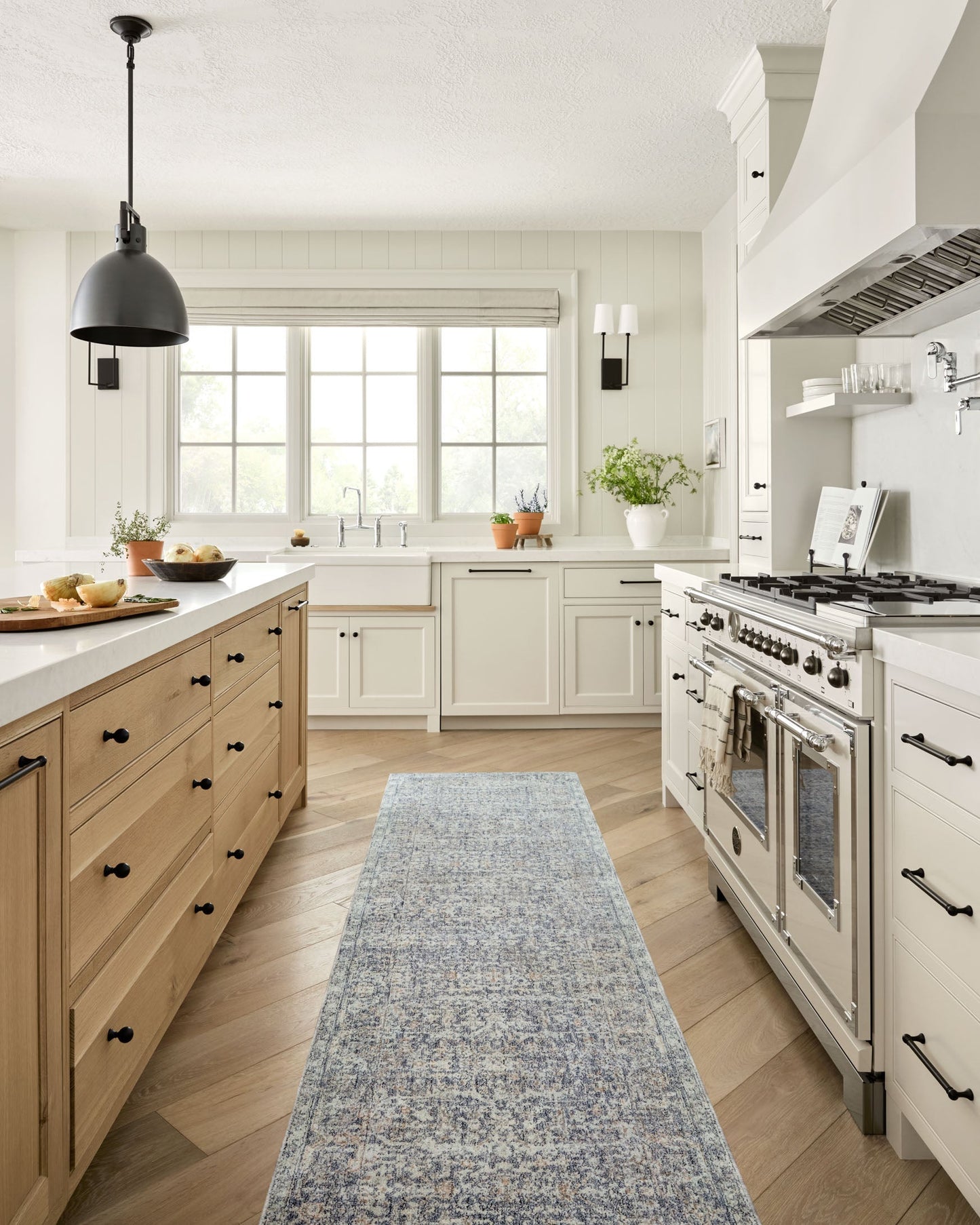 Angela Rose x Loloi Blake BLA-03 Denim / Taupe