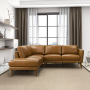 Sofá seccional Benson de cuero color canela con chaise longue orientado a la izquierda