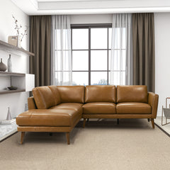 Sofá seccional Benson de cuero color canela con chaise longue orientado a la izquierda