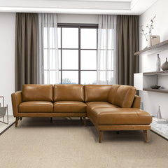 Sofá seccional Benson de cuero color canela con chaise longue orientada a la derecha